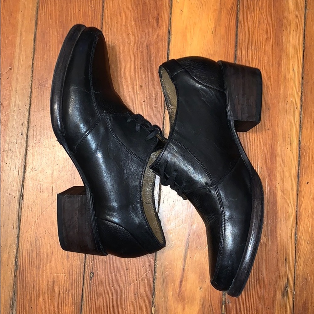 Sutro Footwear Leather Shoes - Picture 5 of 5